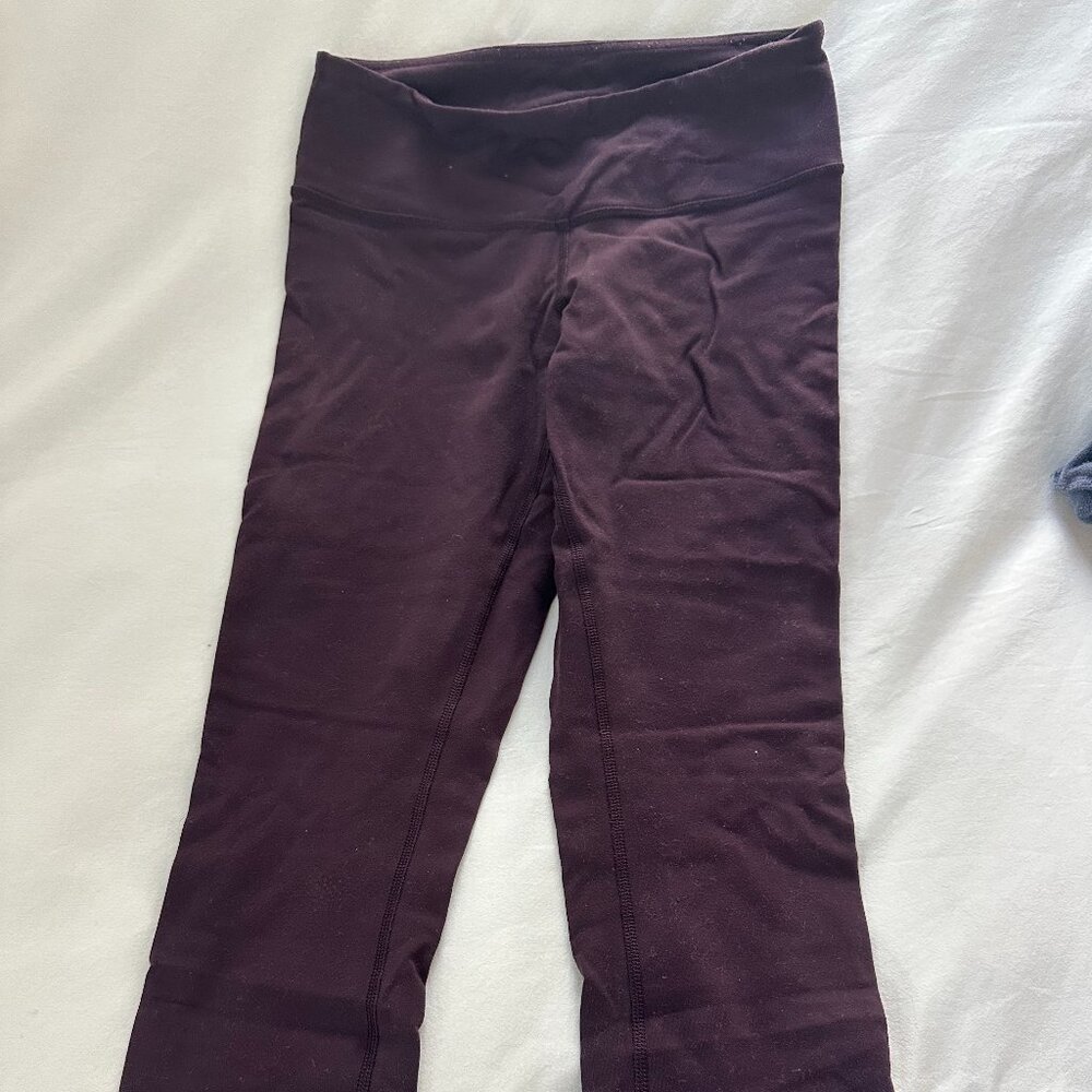 Lululemon Mid-rise Wunder Under Maroon Purple Size 4 OG Version Capri Size 4
